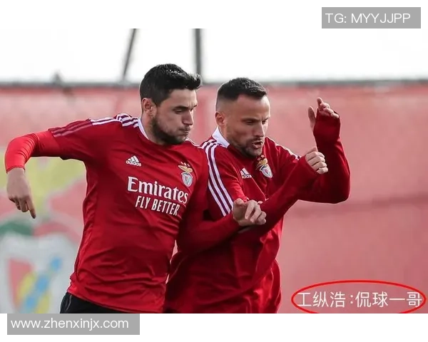 那不勒斯强势晋级足总杯三球击败本菲卡红牌事件引发全场热议